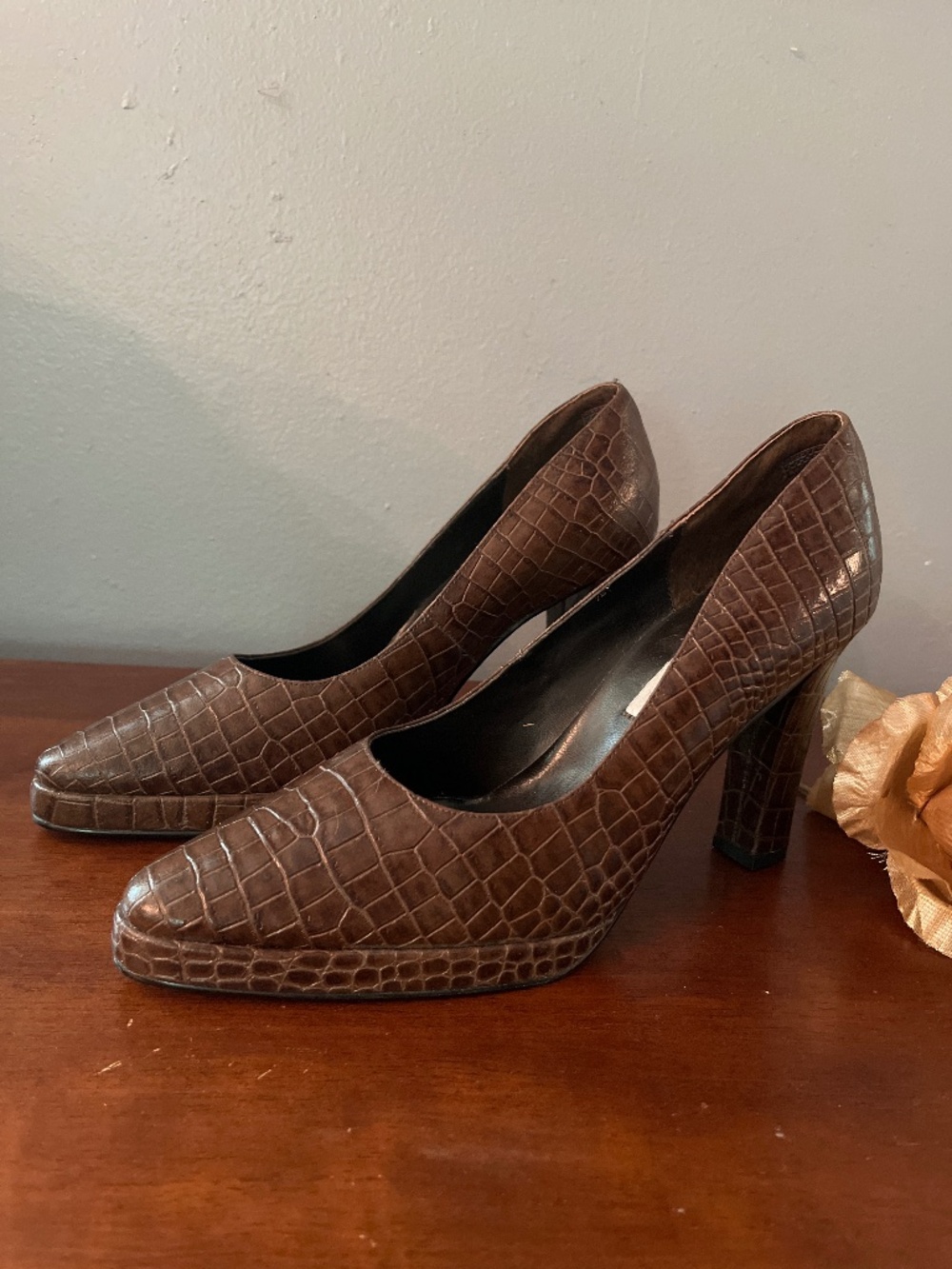 Spiegel platform LEATHER crocodile embossed pumps